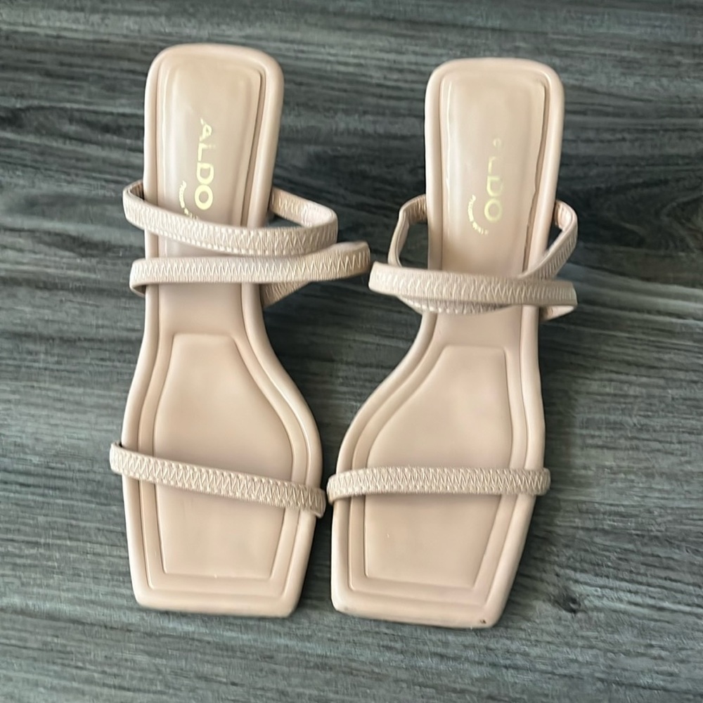 EUC Aldo strappy heels